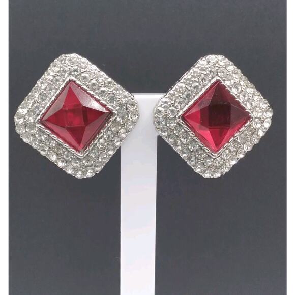 Vintage Earrings Clip Diamond Shape Red Glass Rhinestones Silvertone Statement - Picture 1 of 8